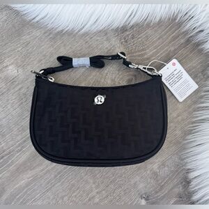 🖤🍋Lululemon City Essentials Mini Shoulder Bag 1L L Monogram Black Jacquard